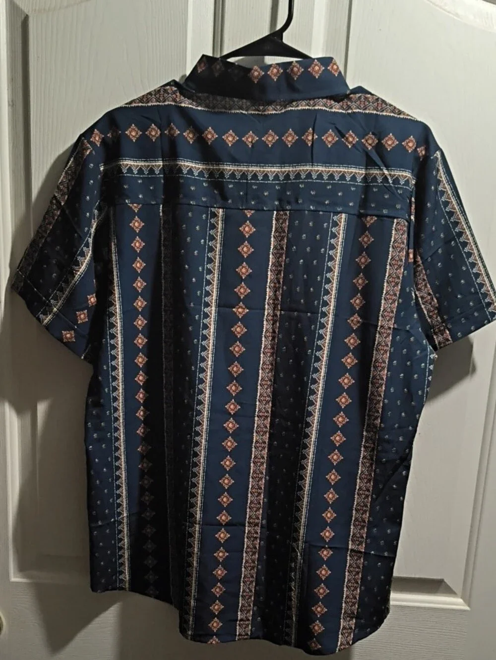 Casual Navy Patterned Short-Sleeve Button-Down Shirt - Picture 2 of 4